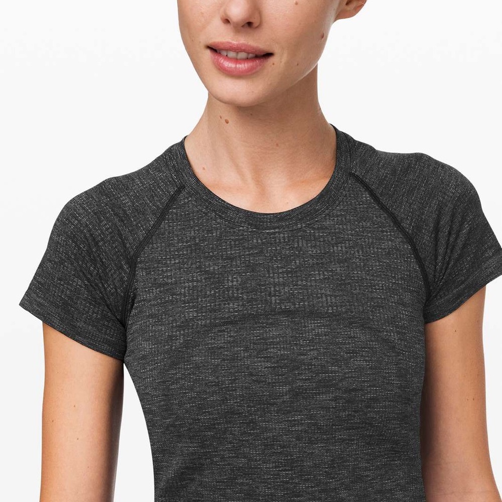 Lululemon | Black Deep Coal Swiftly Tech Short Sleeve Size 2